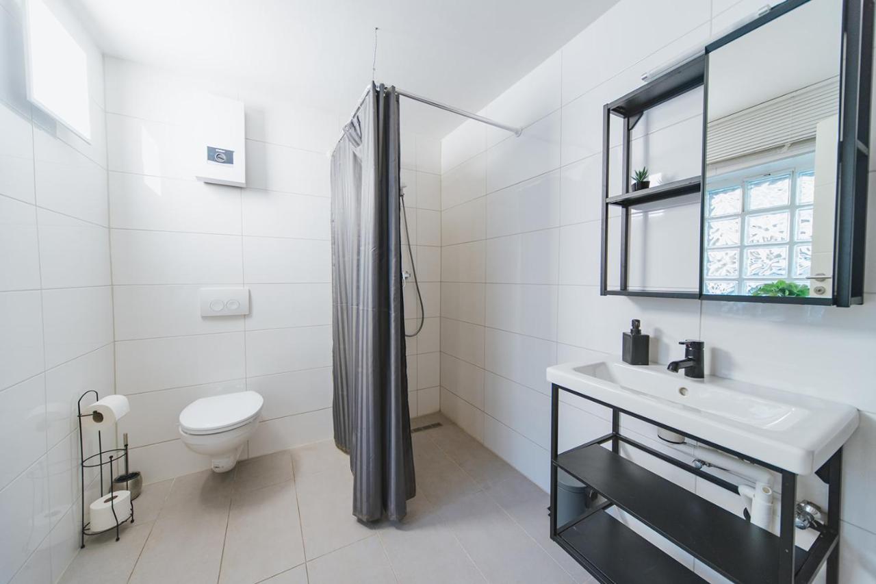 10a 40qm Wi-fi Free Parking Calm Back House *