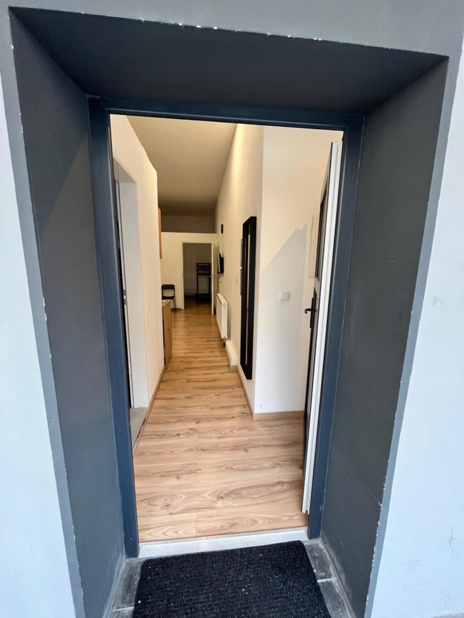 10a 40qm Wi-fi Free Parking Calm Back House *